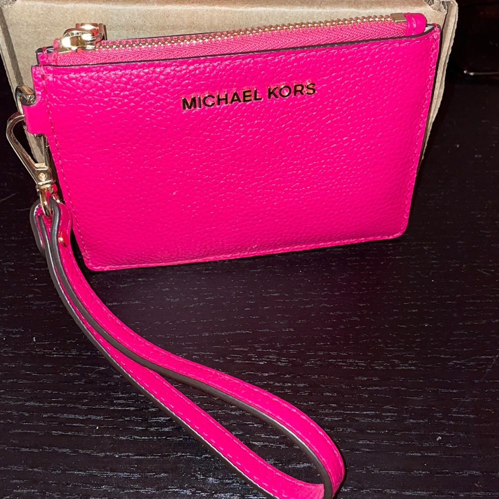 👛ONLY USED ONCE 👛Michael Kors wristlet